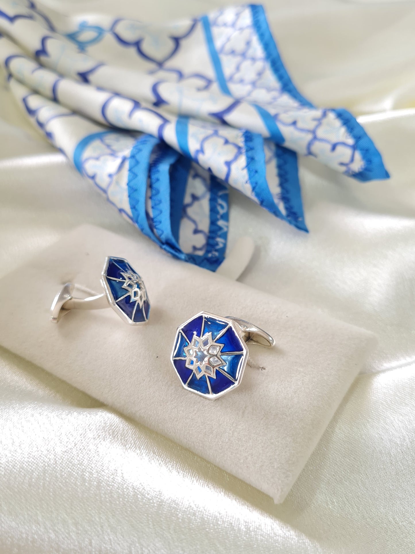Dhoop Chaon Cufflinks With Pocket Square