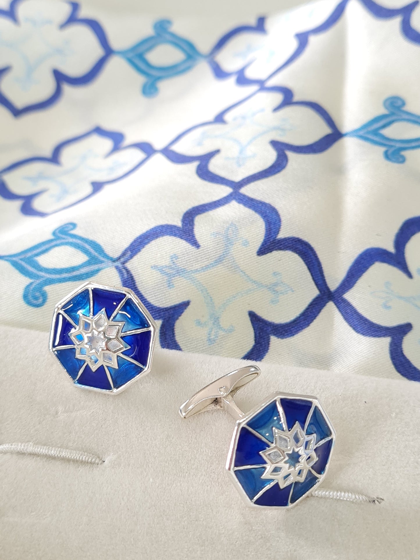 Dhoop Chaon Cufflinks With Pocket Square