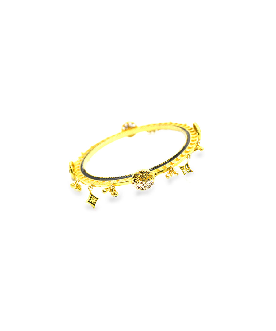 Stylish bangle with gold plating in oxidised finish for women.