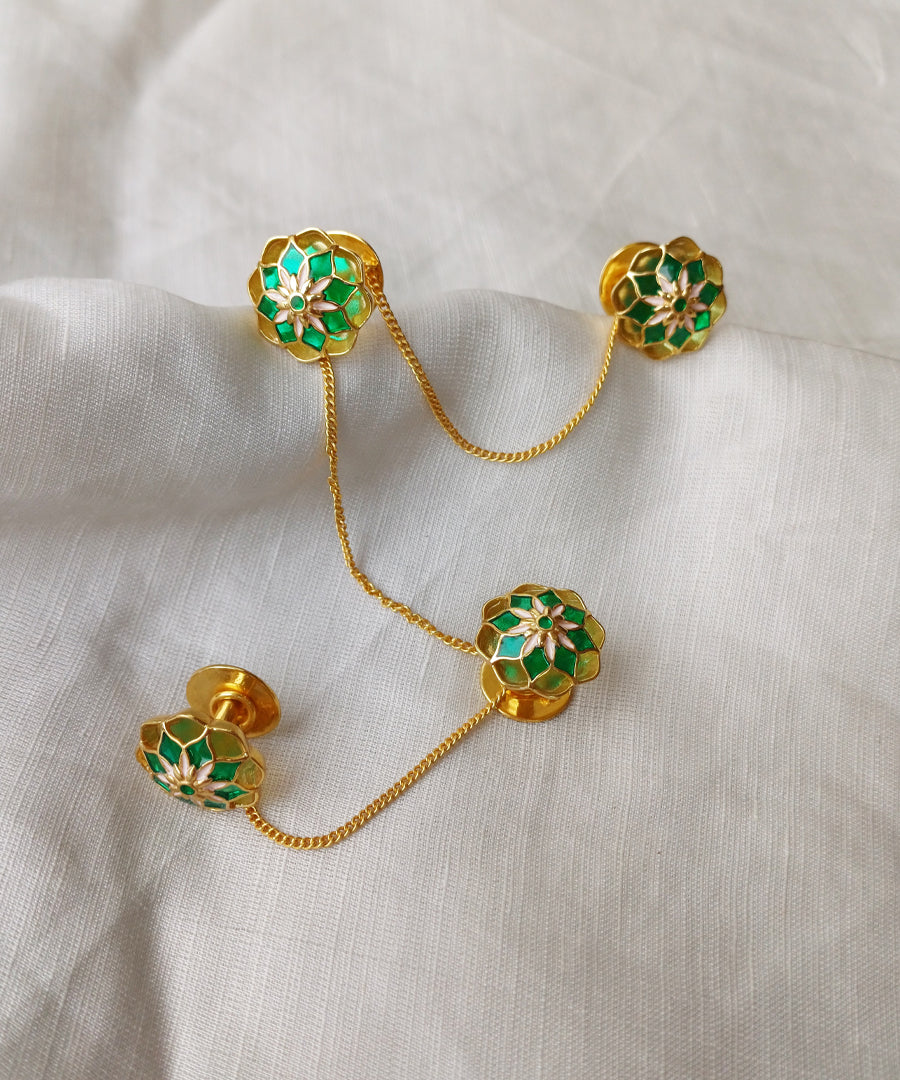 Green kurta buttons.