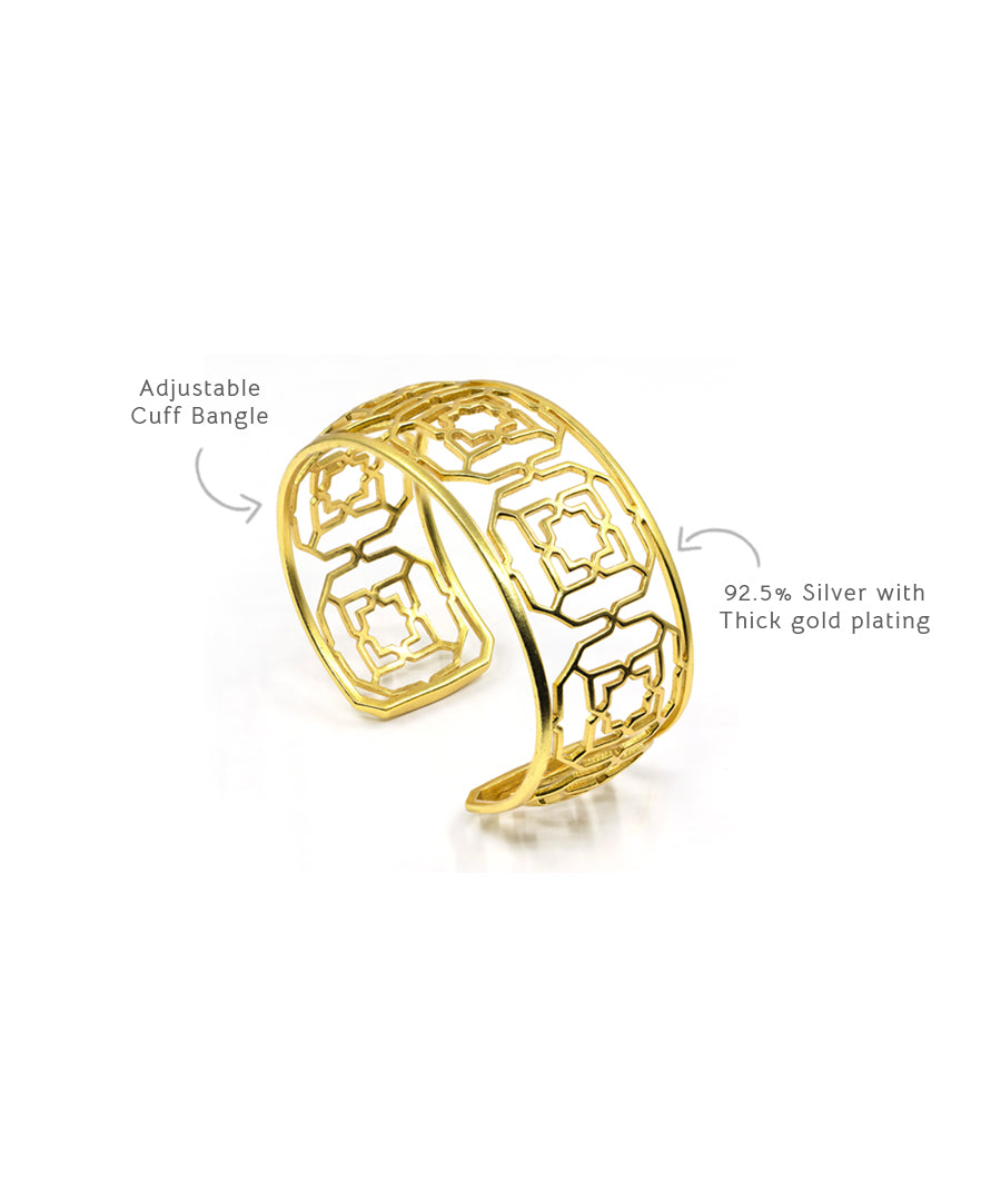 Horizon cuff bangle bracelet gold plated and can be adjust by you.