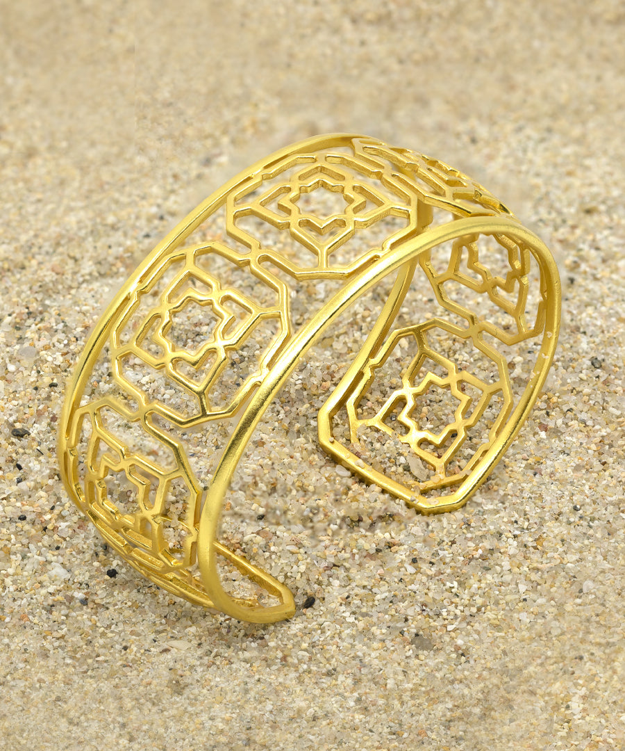 Beach wear gold plated bracelet for women and girls.