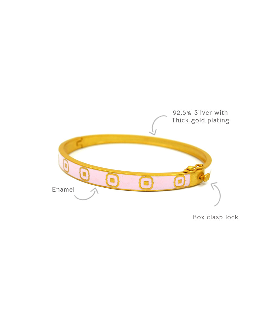 Detail specification of pink cuff bracelet.