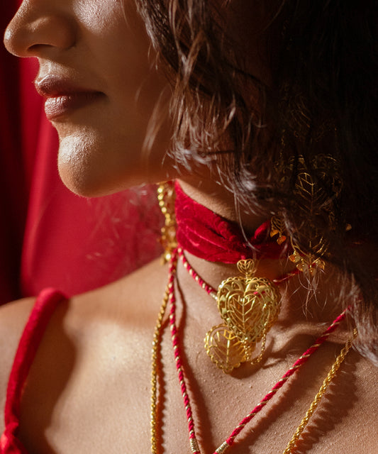 Rakaan Velvet Choker Necklace – Vintage Gold