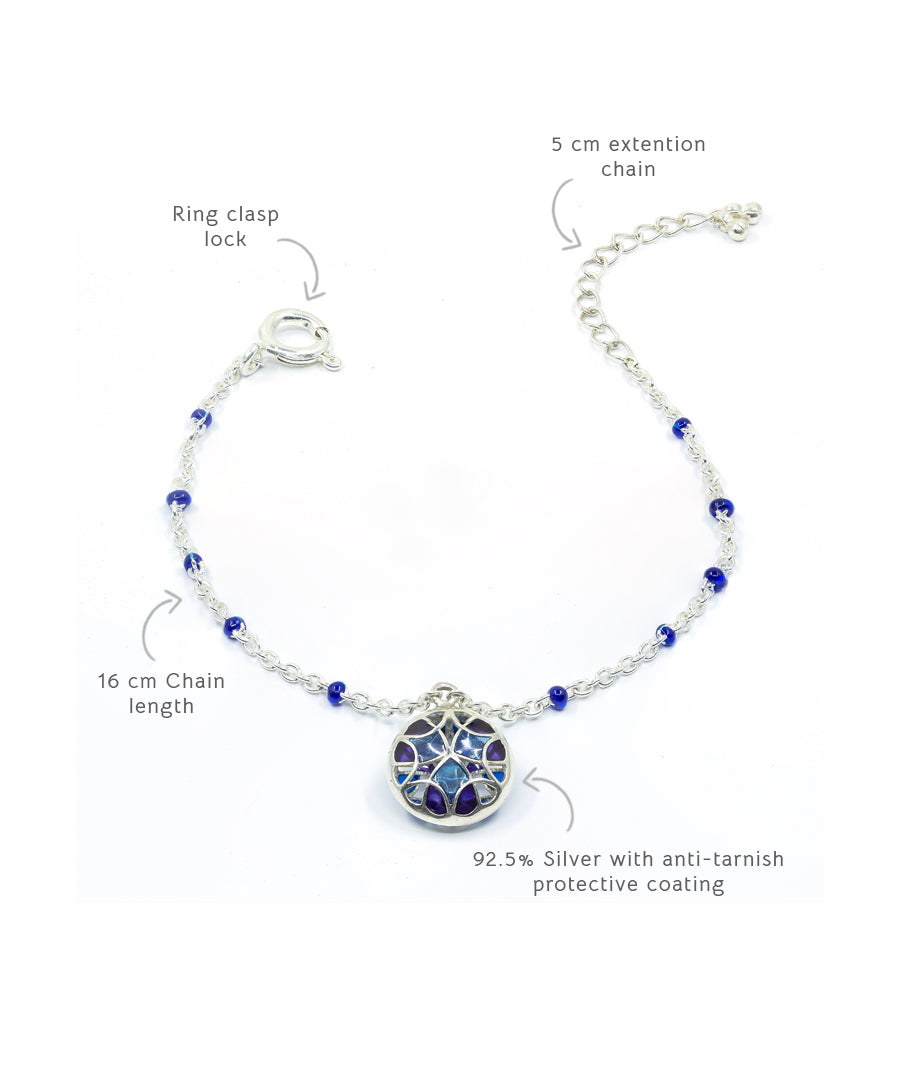 Detail specification of blue charm chain bracelet.