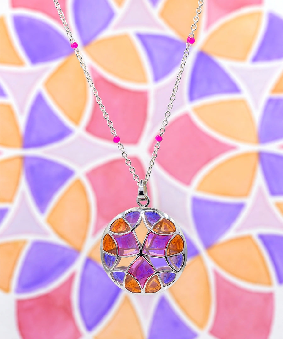 Long chain necklace from kaleidoscope collection by manner india. perfect for layering and can add a touch of elegancy to any outfit.